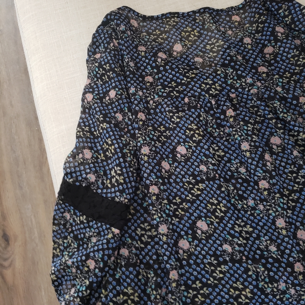Mossimo Supply Co Hi Lo Quarter Sleeve Top - Picture 5 of 9